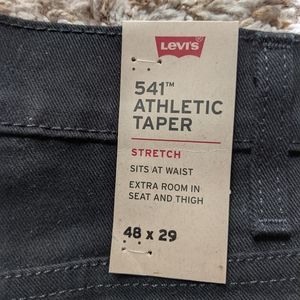 Men's Levi's 541 athletic taper jeans. Size 48x29